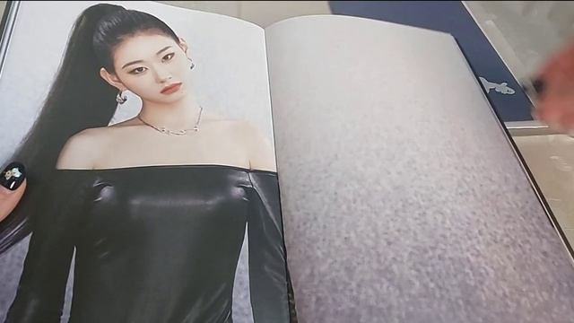 ? распаковка :: unboxing альбома itzy - cheshire смотреть онлайн