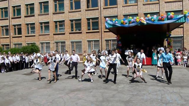 Флешмоб 11 школа.Последний звонок. Спасск-Дальний смотреть онлайн
