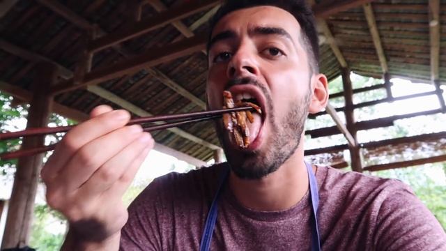 Китайский рынок: продают собачатину и кошек. Рыба в пиве смотреть онлайн