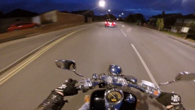 Shadow / Black Widow VT750 Vance&Hines Gopro night ride смотреть онлайн