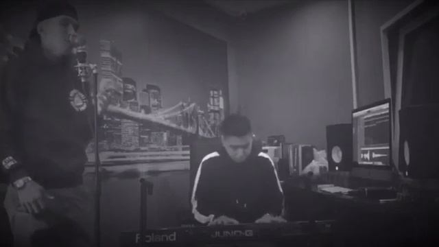 Naughty Boy ft. Beyonce, Arrow Benjamin - Runnin’ (cover by Erik Akhim) смотреть онлайн