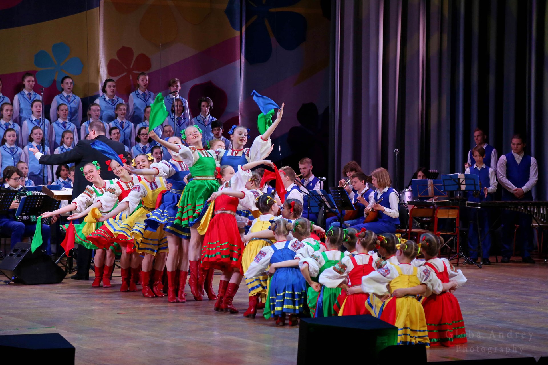 Русский танец «ДЕВИЧИЙ ПЕРЕПЛЯС», Ансамбль Локтева. Russian dance "GIRL'S DANCE", Loktev Ensemble.4К смотреть онлайн
