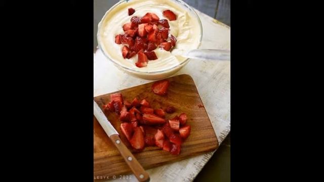 Чизкейк с маскарпоне, белым шоколадом и клубникой, приготовление. смотреть онлайн