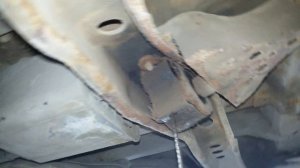 Land Cruiser. Профилактика механизма крепления запасного колеса.