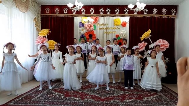 8/День Учителя. Начальная гимназия талантами полна. смотреть онлайн