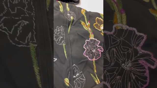 Шерстяное креповое платье с аппликацией от @DG смотреть онлайн