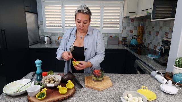 Перепелиные яйца с гуакамоле | Quail eggs with guacamole | Двойной афродизиак! смотреть онлайн
