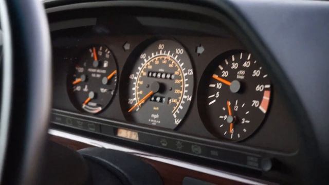 1991 Mercedes Benz 300SE смотреть онлайн