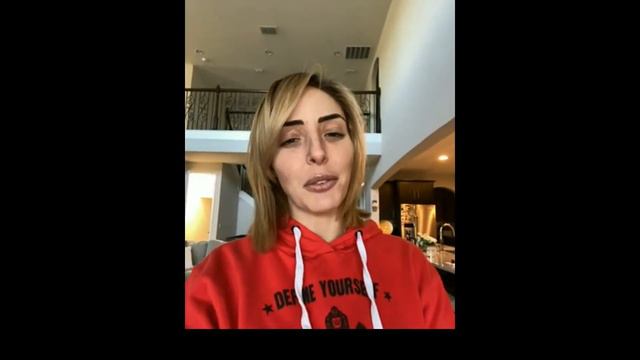 Пэйтон Ройс поздравляет с Новым Годом и призывает всех подписаться на канал! :) смотреть онлайн