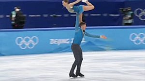 УЖАСНОЕ падение Александра Галямова и Анастасии Мишиной. Уронил партнёршу на лёд.