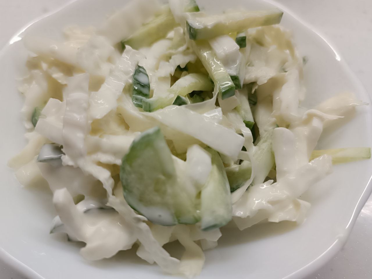 Салат из пекинской капусты с огурцом смотреть онлайн