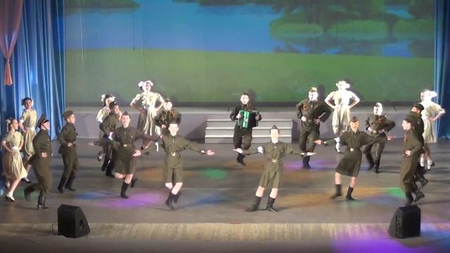 танец "Катюша" образцовый ансамбль "Сибирята" г. Железногорск 2015 год смотреть онлайн