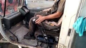 Как работает автокран Ивановец 25 т. 45717 ( серия АК 25 ) на рычагах.