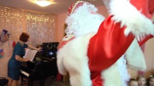 Новогодний утренник в садике 2016-2017  (видео для развития детей)