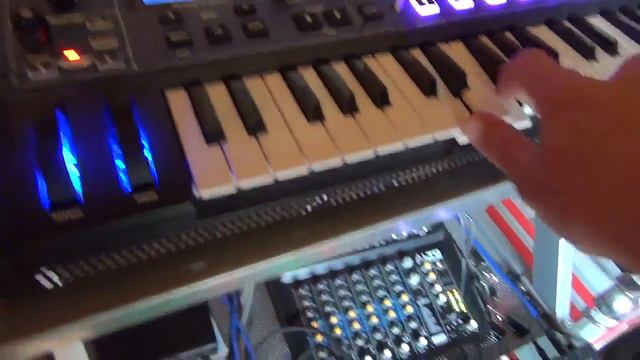 Korg Volca Ten Minute Challenge @mtc10 смотреть онлайн