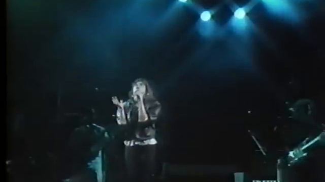 Laura Branigan - Cry Wolf - Touch Tour смотреть онлайн
