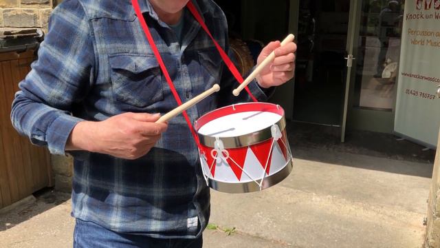 Goki Traditional Child's Marching Drum смотреть онлайн