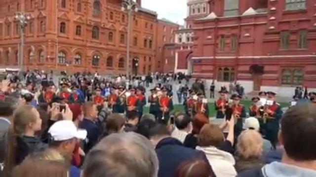 Духовой оркестр на Красной площади смотреть онлайн