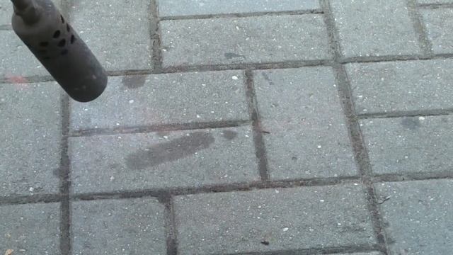 КАК УДАЛИТЬ МАСЛЯНЫЕ ПЯТНА на тротуарной плитке и бетоне Как вывести жирное пятно смотреть онлайн
