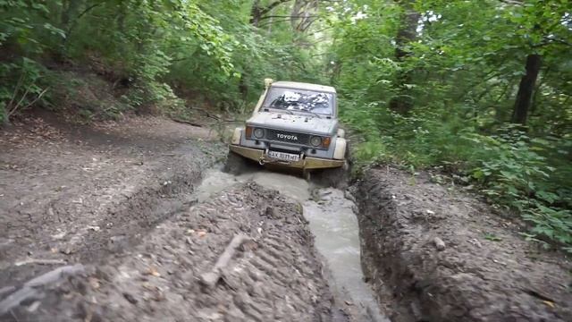 Toyota Land Cruiser 70 [MUD EXTREME Offroad]
