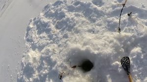 Ловля ленка ЗИМОЙ со льда на ГОРНОМ ОЗЕРЕ | Лучшее открытие сезона!