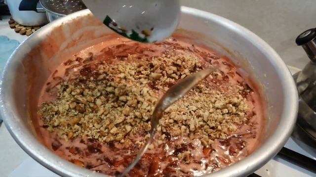 ЖИВЁМ В ДЕРЕВНЕ//ОЧЕНЬ ВКУСНОЕ варенье из сливы с грецким орехом и соком апельсина смотреть онлайн