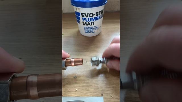 Plumbing ABC. How to connect a flexible tap connector to a lock valve. смотреть онлайн