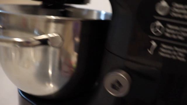 ESSA É A MELHOR PLANETÁRIA DE TODAS! OSTER OBAT651-127 750W Bowl Inox #proveipostei смотреть онлайн