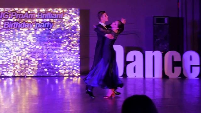 Foxtrot. Карпенко Владислав - Дьяченко Алина. BIG Brilliant Birthday Party смотреть онлайн