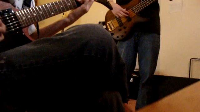 Bombtrack Cover смотреть онлайн