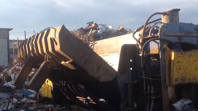 Italiaprom Пресс ножницы гидравлические для металлолома Raptor 600T смотреть онлайн
