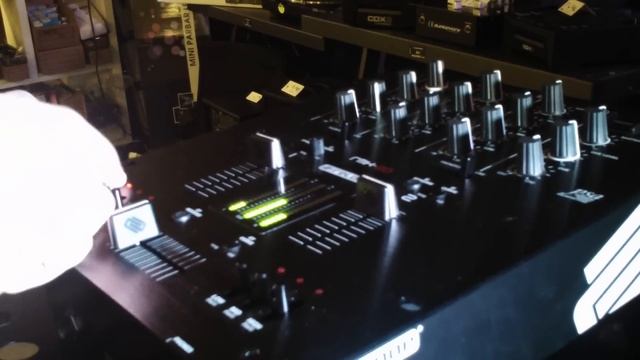 Emma-Music : Reloop RMX 20 Blackfire Table de mixage смотреть онлайн