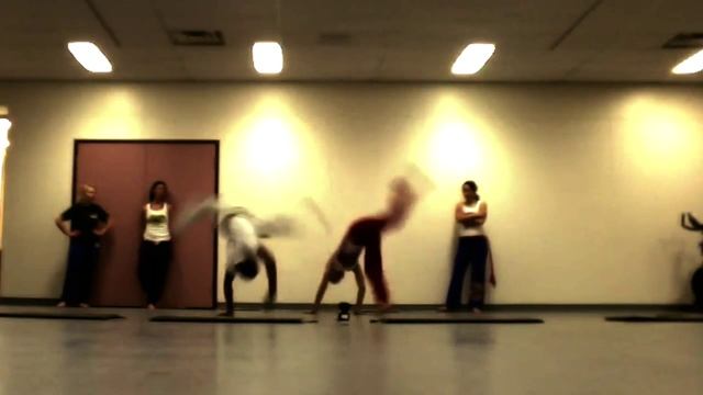 Hip Hop Vs. Capoeira смотреть онлайн