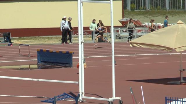 400м с барьерами девушки до 18 лет 1 забег Амерсанеева смотреть онлайн