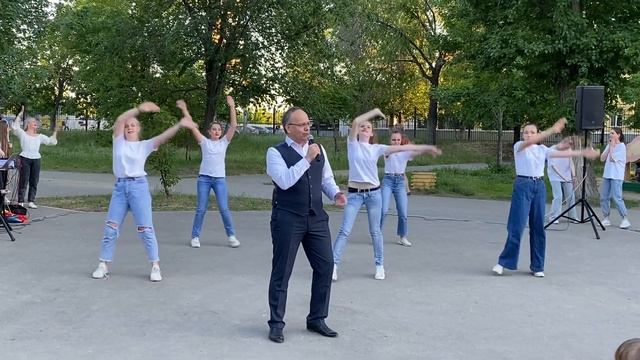 «Радуйся» – Сергей Михалёв и студия индийского танца и танцев народов Азии «Савитри» смотреть онлайн