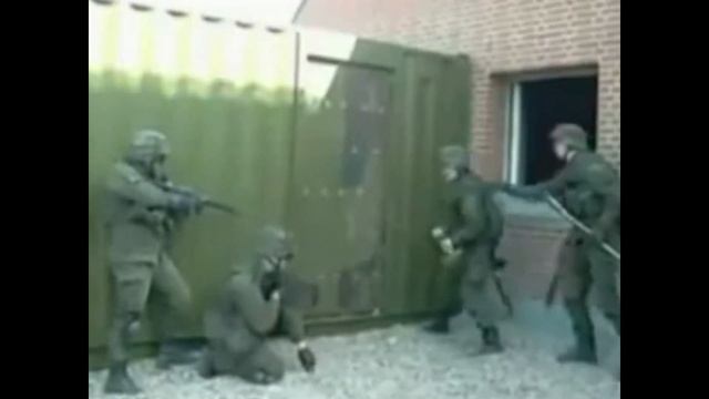 Дом в деревне / Строю дом своими руками / Упала изморозь / Утепляю полы в зале / Нужны доски / Влог смотреть онлайн