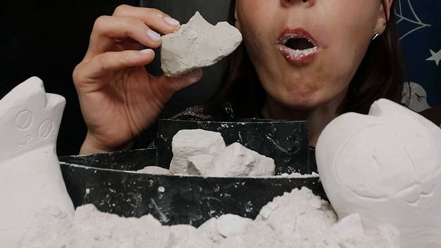 АСМР ~ Мягкий глухой мокрый хруст. Приятные звуки для сна 😴 ASMR ~ Soft dull wet crunch смотреть онлайн