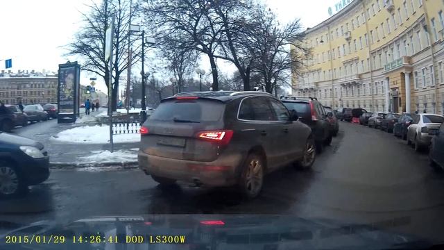 Очень спешили и место нашлось. ГИБДД прости! смотреть онлайн