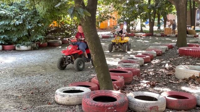 Сочи Лазаревское сегодня Парк детские квадроциклы смотреть онлайн