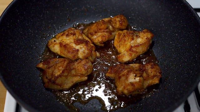 Cremiger Reis mit Hühnchen in einer Pfanne. Einfach und lecker! смотреть онлайн