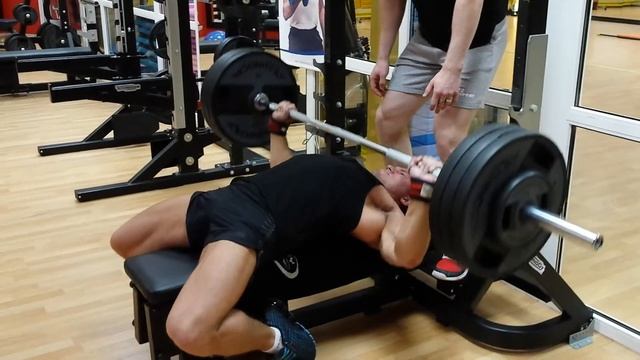 Жим штанги лежа 2 по 12 150 кг смотреть онлайн