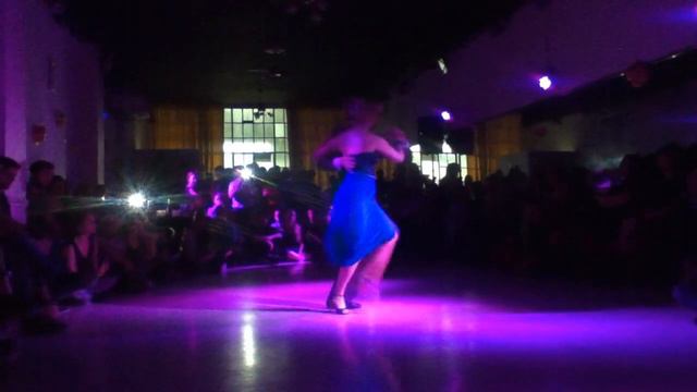 Emanuel Ledesma Y Carolina Couto - Solamente Ella Demare