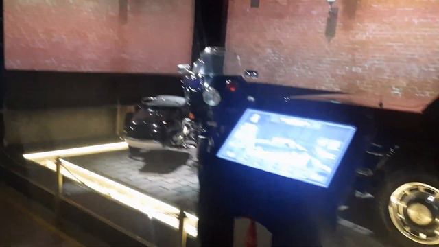 А я сяду, в кабриолет, и уеду, куда-нибудь смотреть онлайн