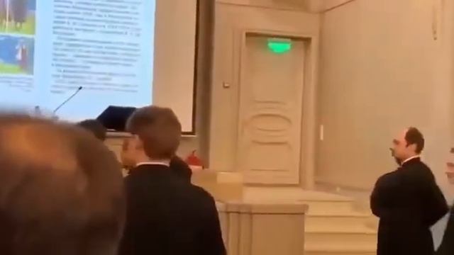 "Этот мир придуман не нами" в исполнении священнослужителей и семинаристов смотреть онлайн