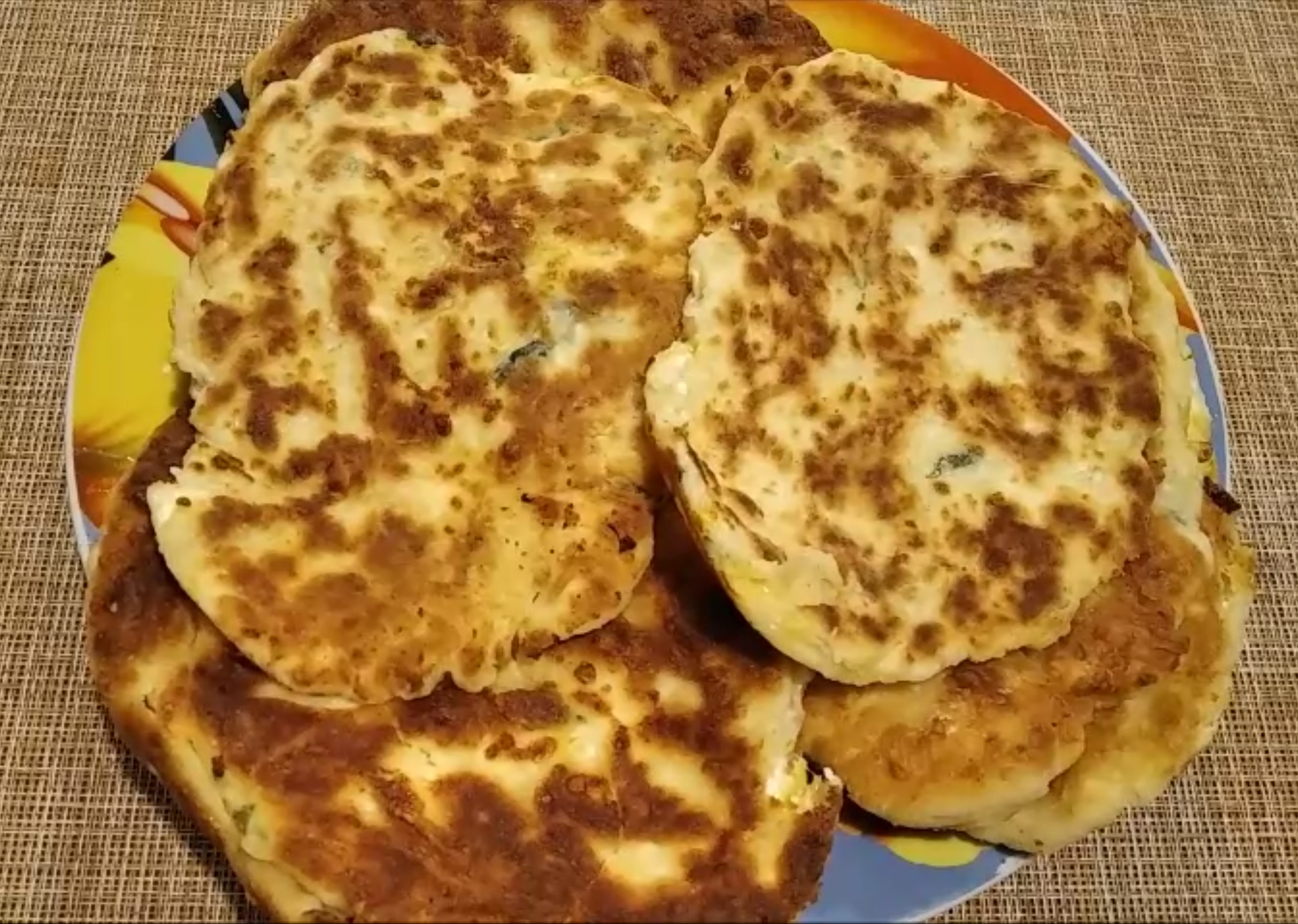 Творожно-сырные лепёшки смотреть онлайн