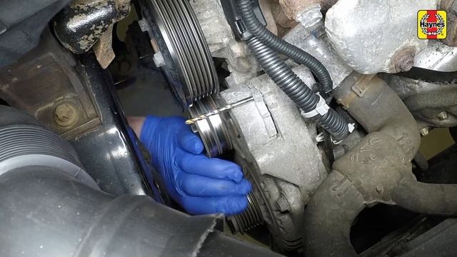 How to Replace the drive belt on the Vauxhall Combo Van 2001 to 2012 смотреть онлайн