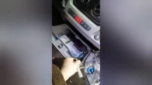 замена фильтра салона Citroen джампер.почему не греет печка  дует слабо.фильтр забился.