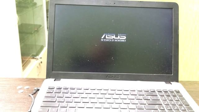 Как зайти и настроить BIOS ноутбука Asus R540 для установки WINDOWS 7 8 10 с флешки смотреть онлайн
