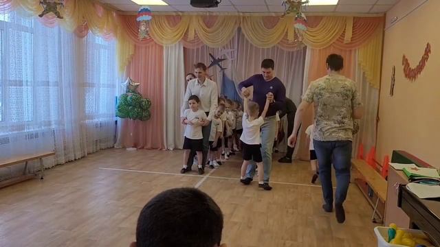 День Защитника Отечества. праздник с папами. смотреть онлайн