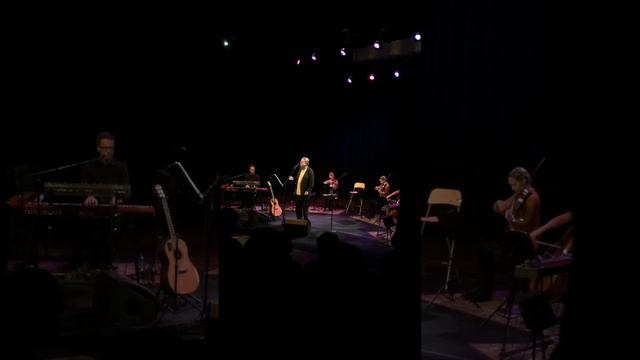 Ring i alla klockor - Mikael Wiehe смотреть онлайн